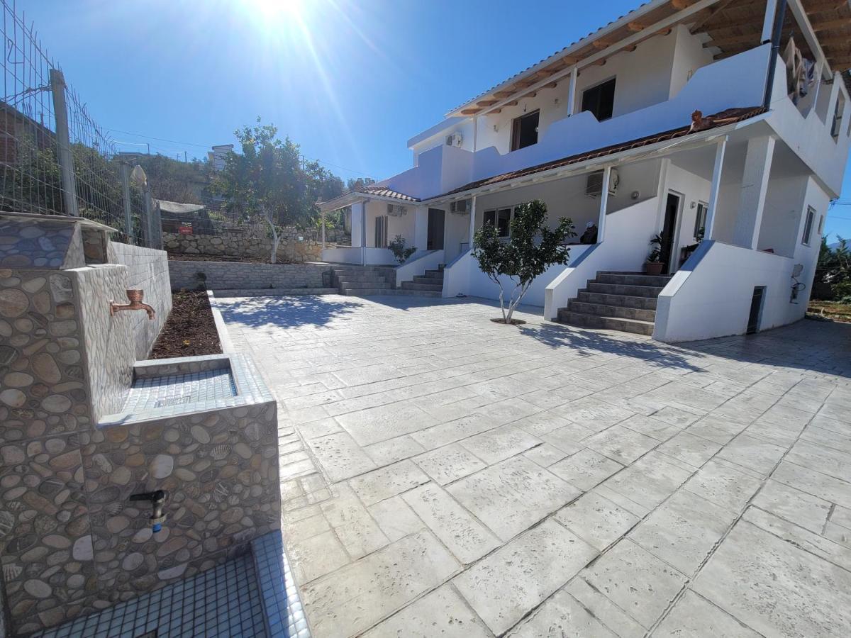 Guesthouse Veliaj Ksamil Exterior foto